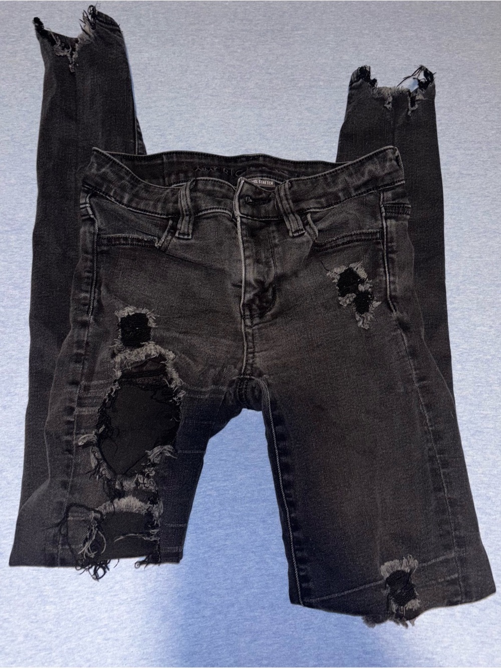 American Eagle Women’s Distressed Black Skinny Jeans